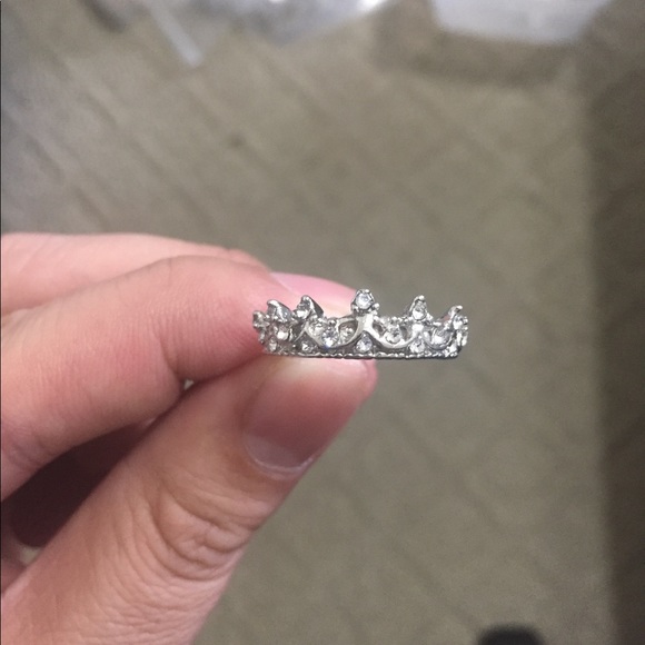 Silver Rhinestone Princess Crown Ring - Picture 4 of 6